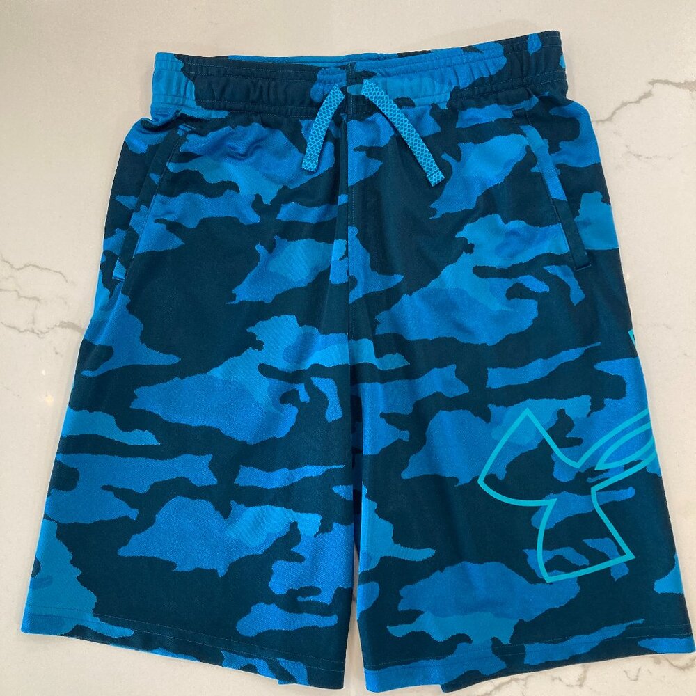 Under Armour Shorts Youth Large